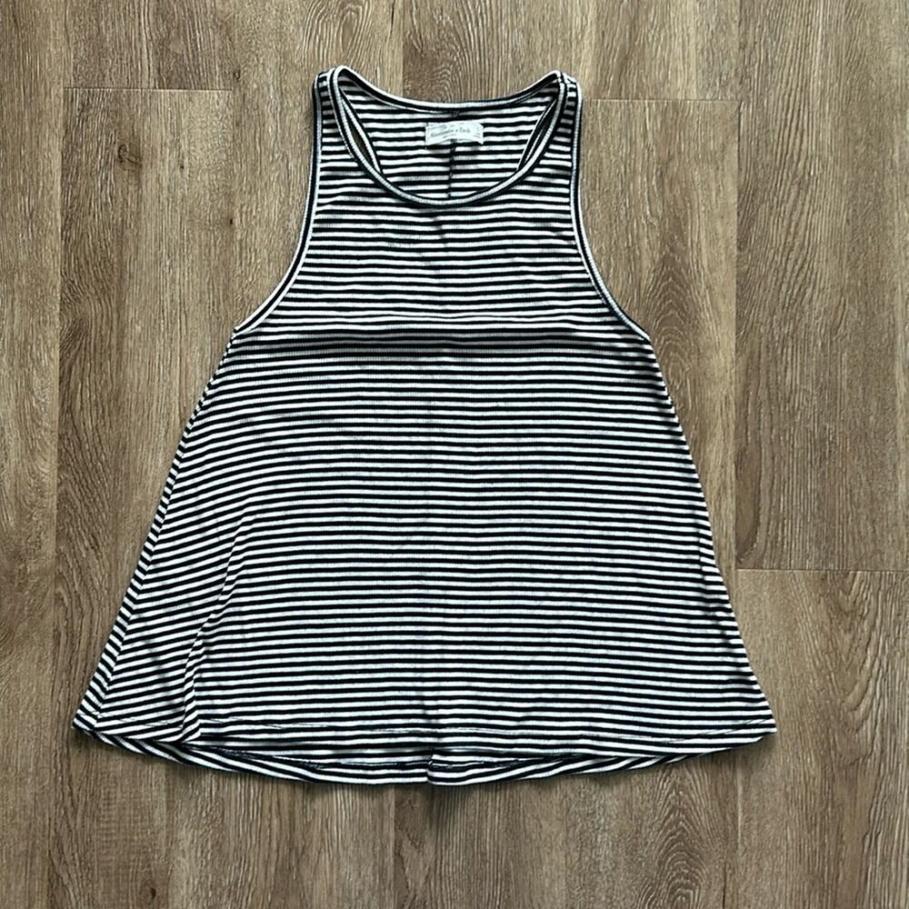 Abercrombie & Fitch Striped‎ High Neck Tank Top Size Small | Black & White